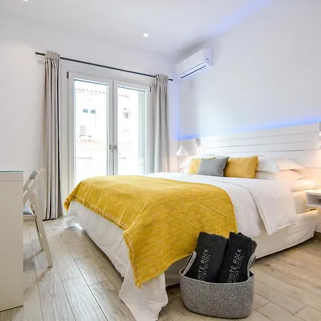 Apartment White Rock Milos Adamantas (Milos)