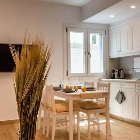 White Rock Milos * Adamantas (Milos)