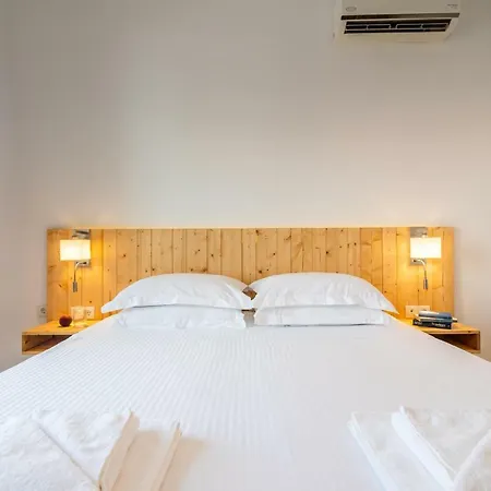 White Rock Milos Adamantas (Milos)