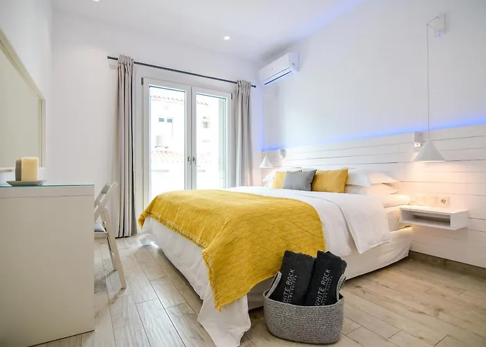 Daire White Rock Milos Adamantas (Milos)