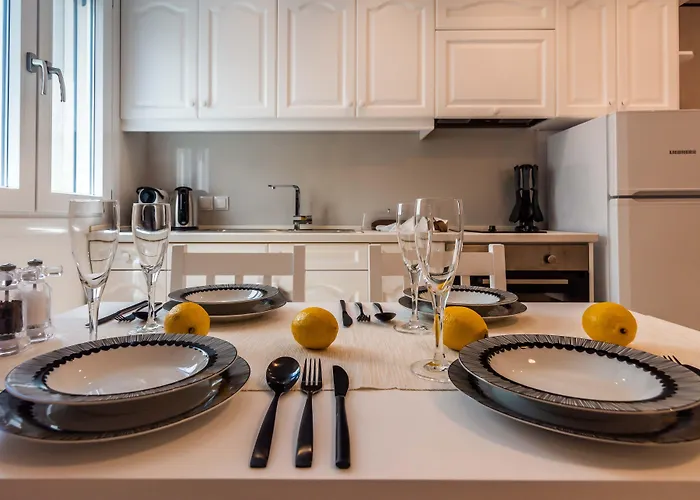 White Rock Milos Daire Adamantas (Milos)