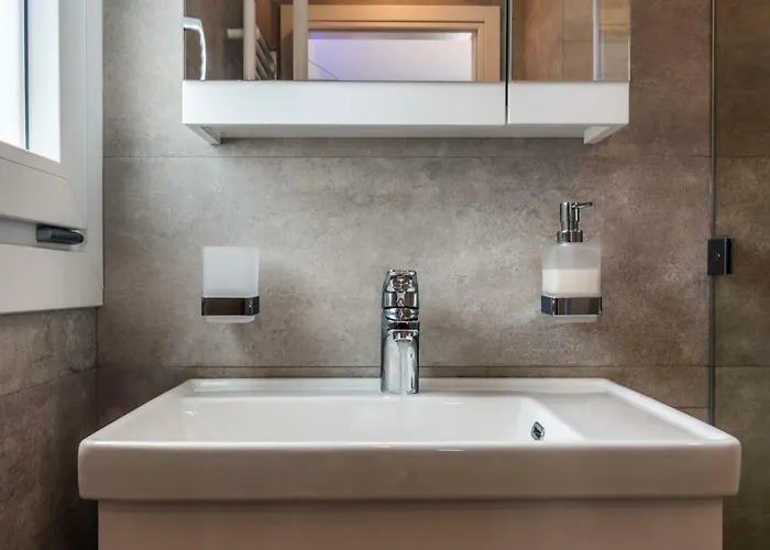 White Rock Milos Adamantas (Milos)