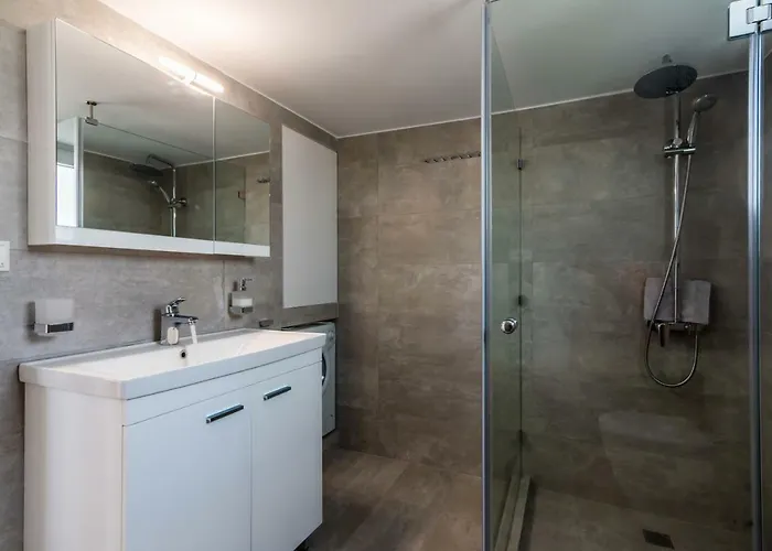 White Rock Milos Adamantas (Milos)