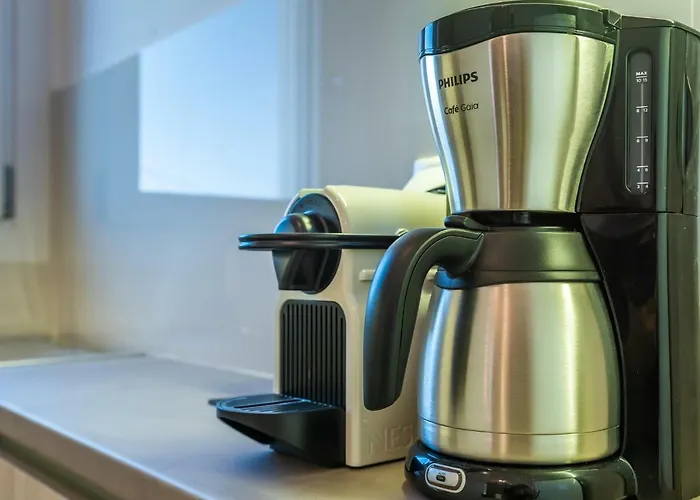 White Rock Milos Daire *