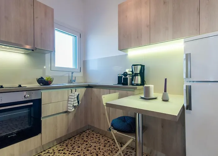 White Rock Milos * Adamantas (Milos)