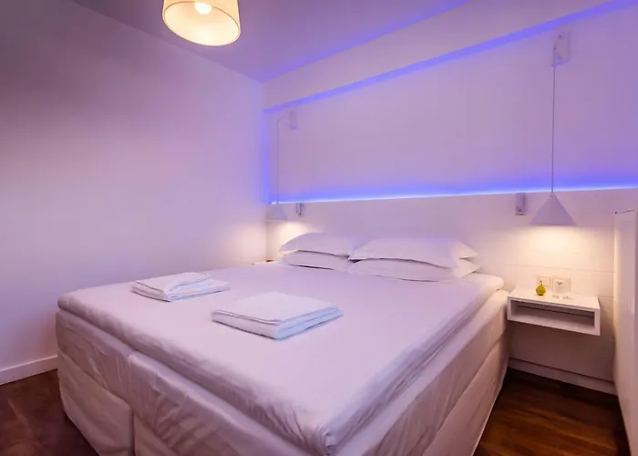 Daire White Rock Milos *