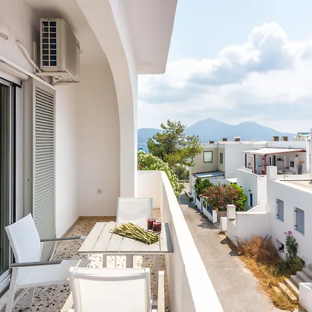 White Rock Milos Apartment Adamantas (Milos)