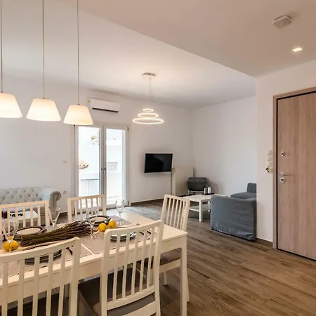 White Rock Milos * Adamantas (Milos)