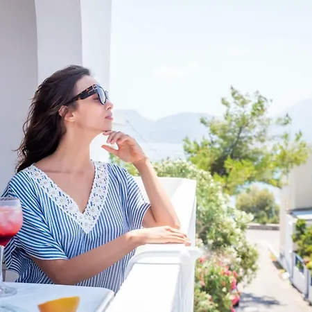 Apartment White Rock Milos