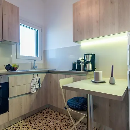 White Rock Milos * Adamantas (Milos)