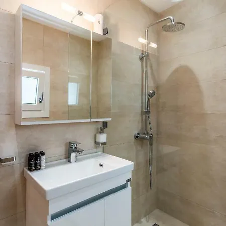 White Rock Milos Apartment Adamantas (Milos)