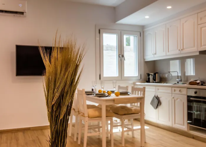 White Rock Milos * 阿达玛斯