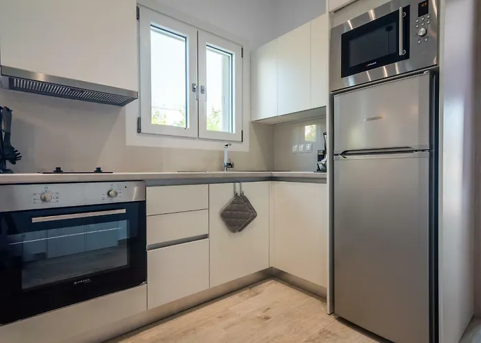 White Rock Milos 公寓