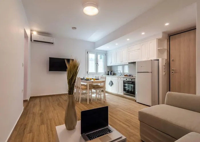 White Rock Milos * 阿达玛斯