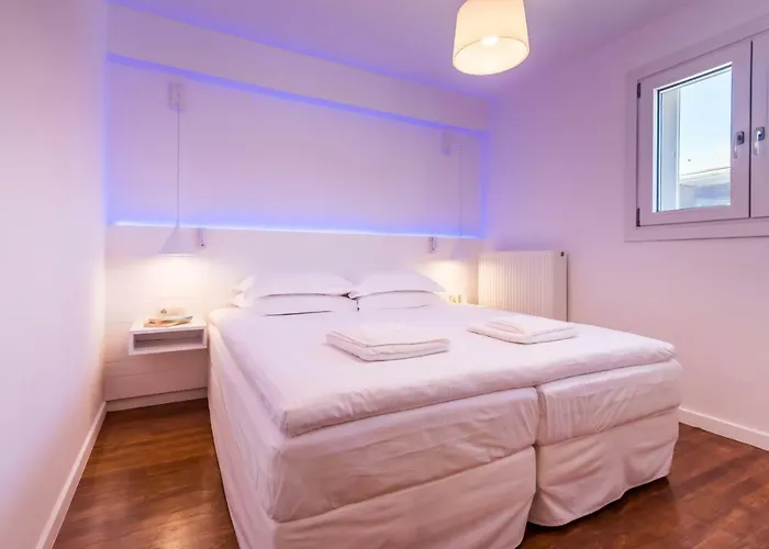 White Rock Milos 公寓