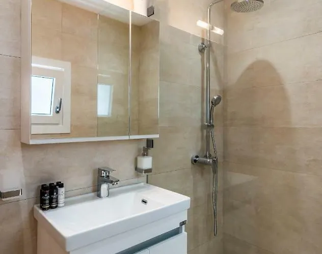 White Rock Milos 公寓 阿达玛斯